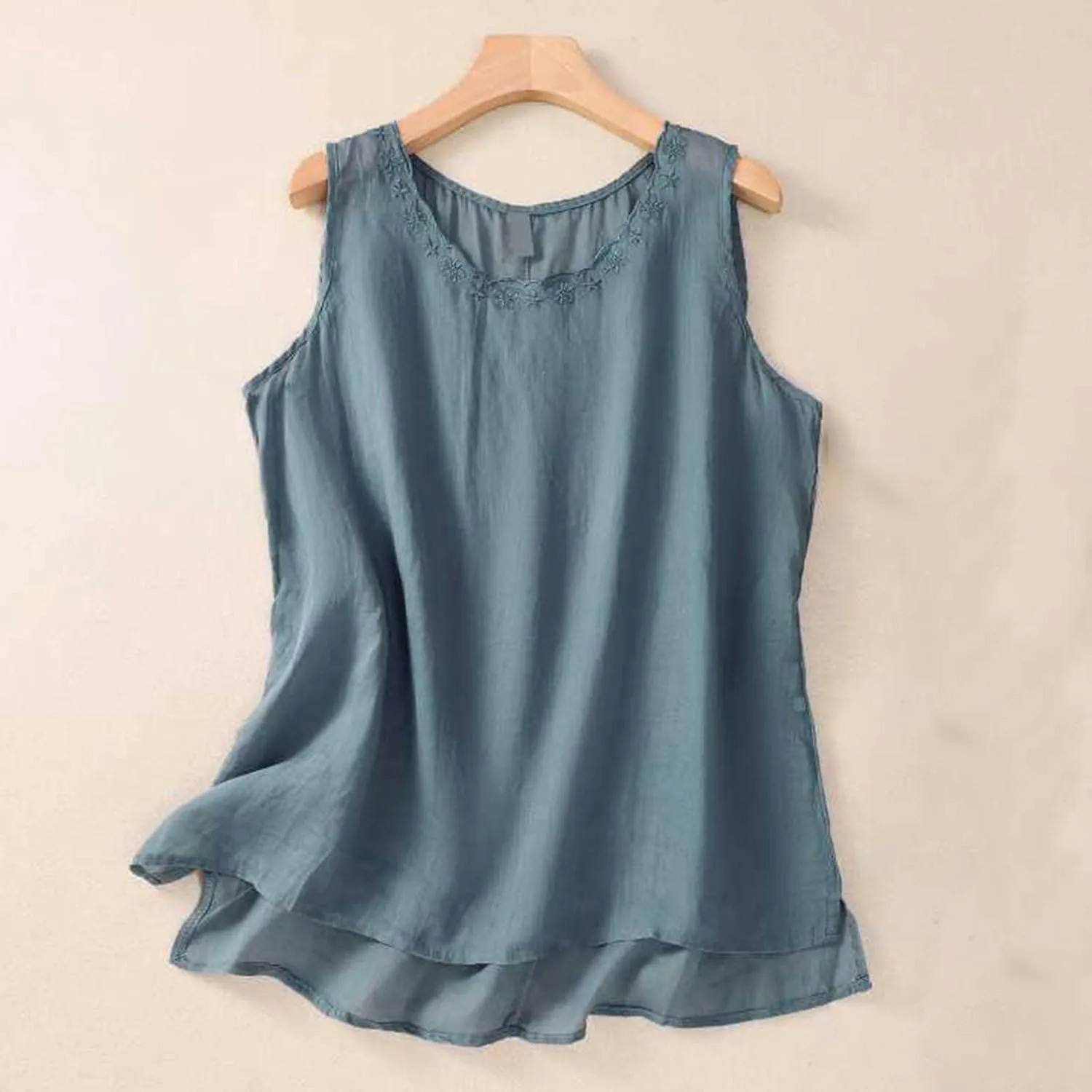 Linen Tank Women Trendy Sleeveless Round Neck Summer Cotton Shirts Side Slits Loose Solid Color Summer 2025 Tank